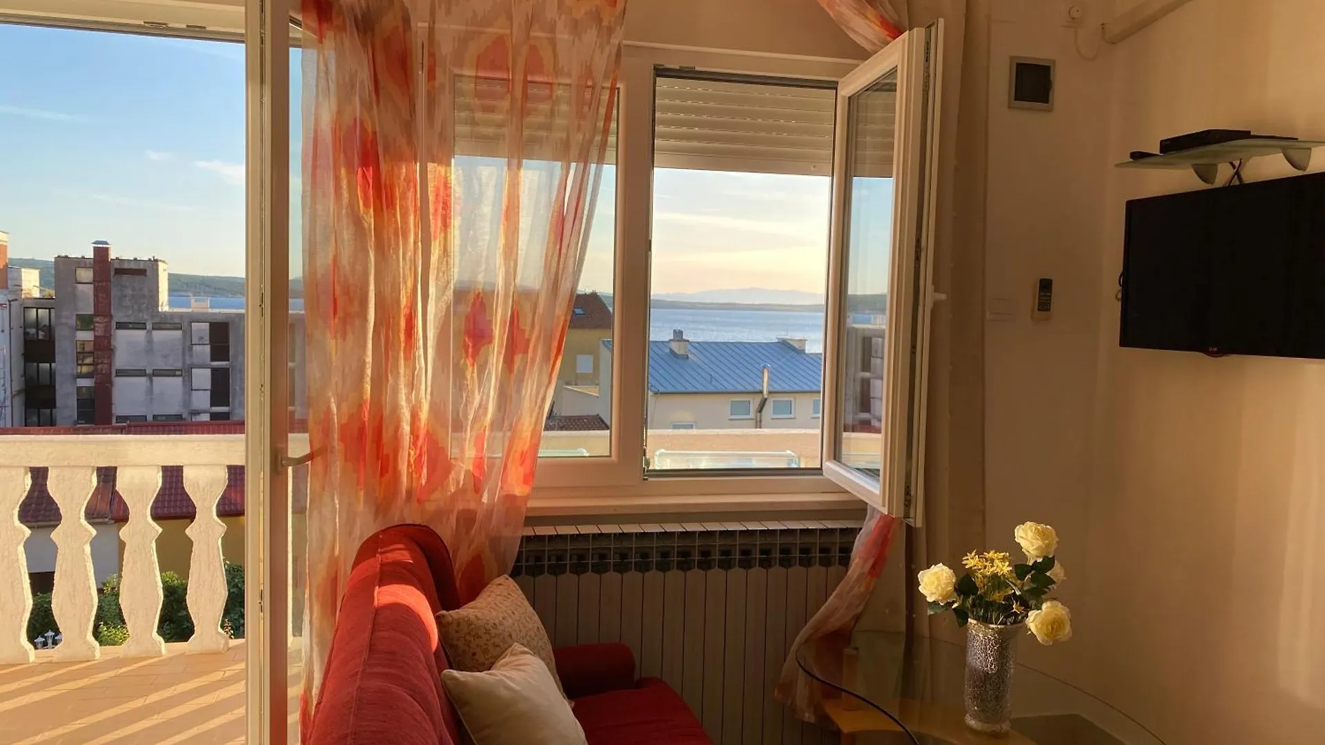 Family Apartments Vesna- 100 M Beach -Center Crikvenica