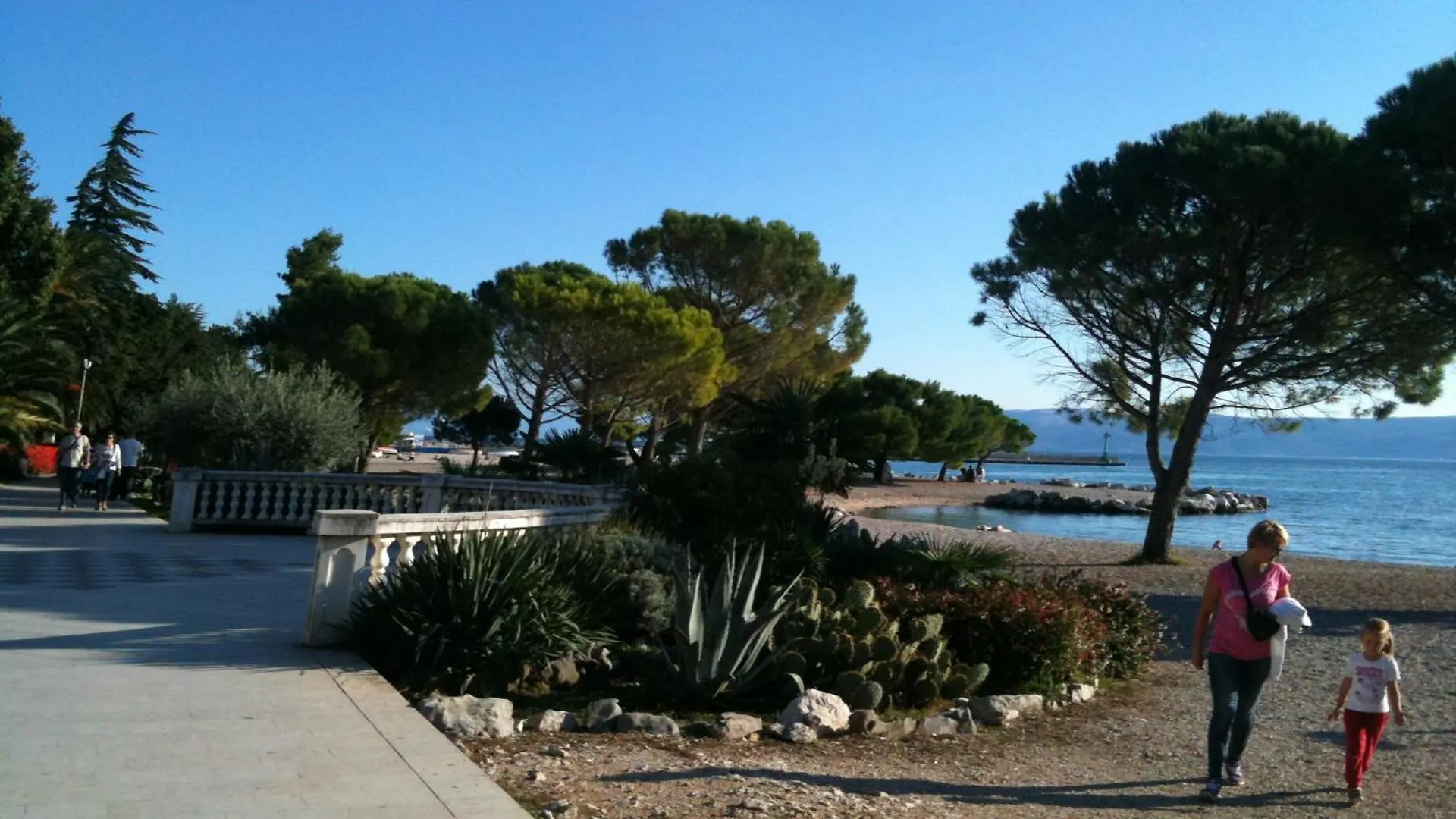 Guest house Family Apartments Vesna- 100 M Beach -Center Crikvenica