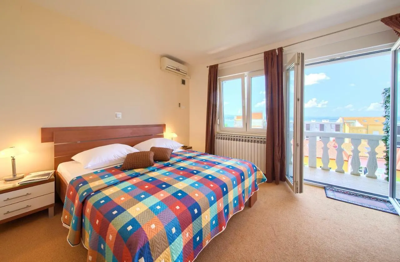 Family Apartments Vesna- 100 M Beach -Center Crikvenica 3*,