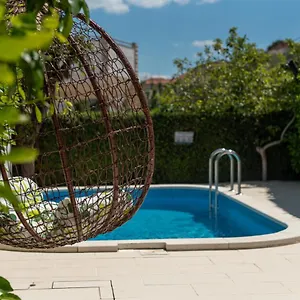 https://apartments-orlic-trogir.hotels-in-trogir.com