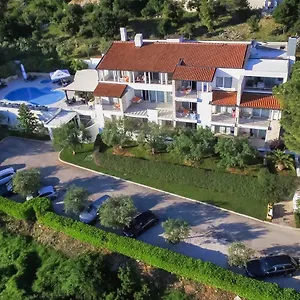 https://hotel-villa-annette.in-istria.net