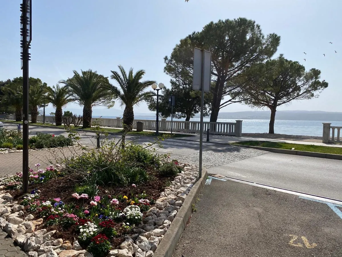 Family Apartments Vesna- 100 M Beach -Center Crikvenica