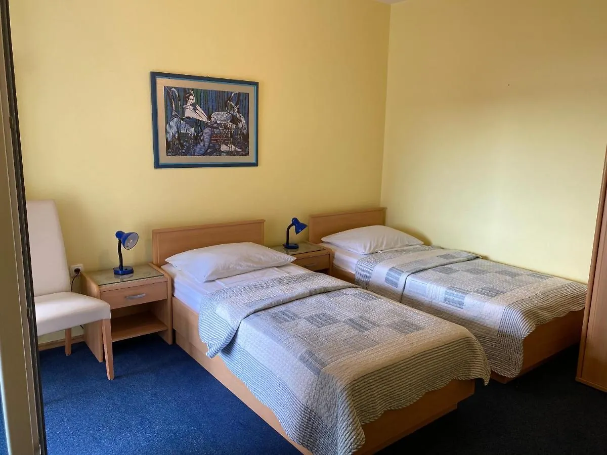 Pensiune Family Apartments Vesna- 100 M Beach -Center Crikvenica