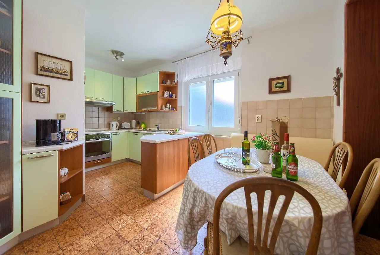 Family Apartments Vesna- 100 M Beach -Center Crikvenica 3*,
